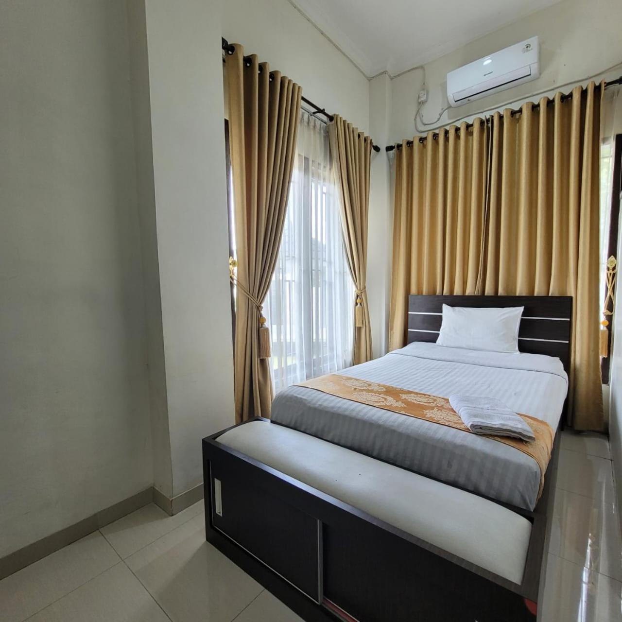 Mahakam Guest House بادانج الغرفة الصورة